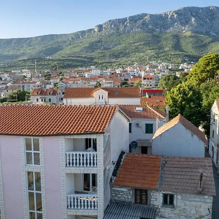 Kastel Gomilica Cozy And Stylish Near The Sea Kastela