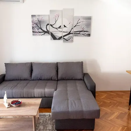 Kastel Gomilica Cozy And Stylish Near The Sea * Kastela